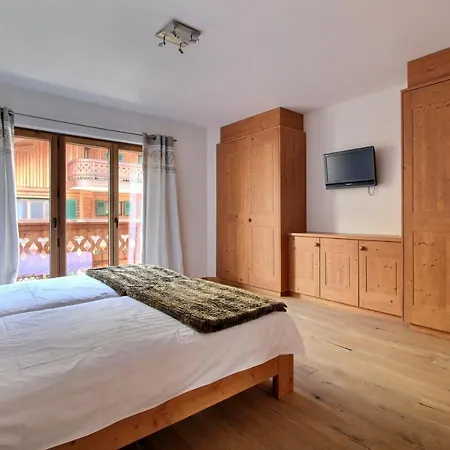 Spacious Next To Cable Car Lodge 6 Champery