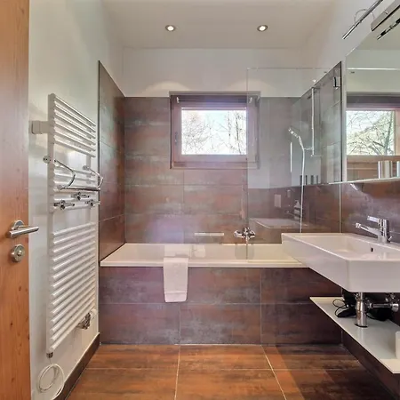 Lägenhet 6, Next To Cable Car *